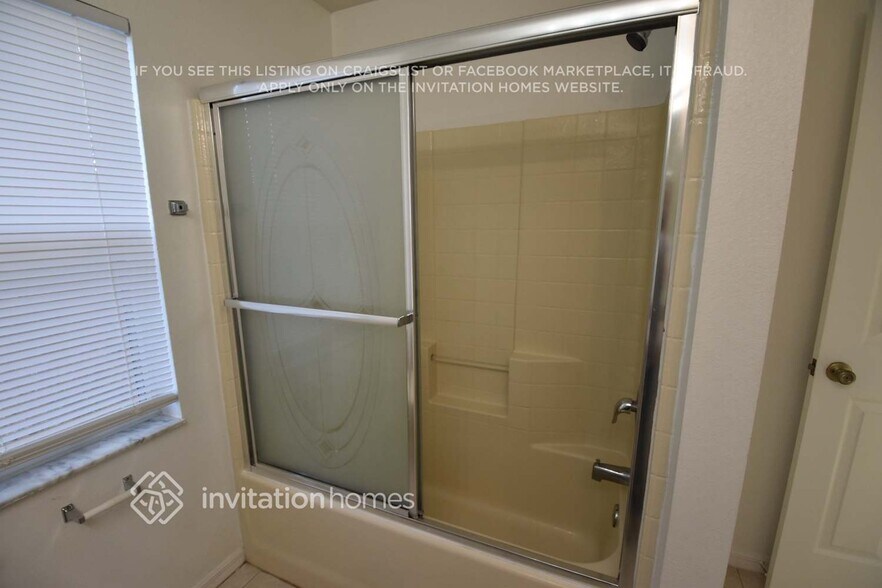 Building Photo - 521 Mobley Dr