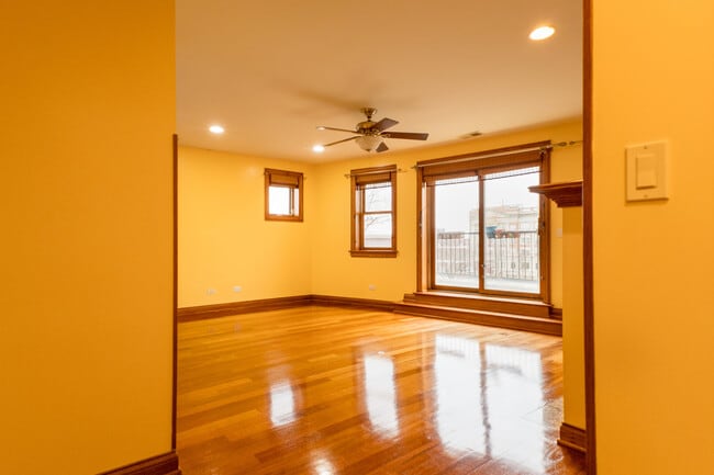 Building Photo - 301 S Leavitt St