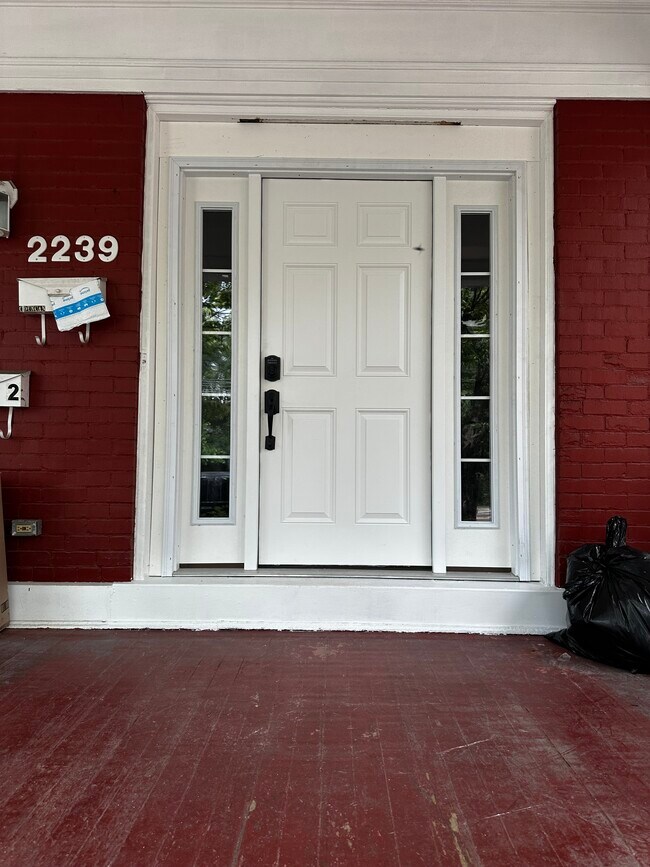 Primary Photo - 2239 Madison Ave