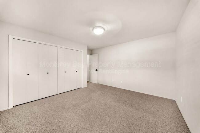 Building Photo - 10160 Sunstar Rd