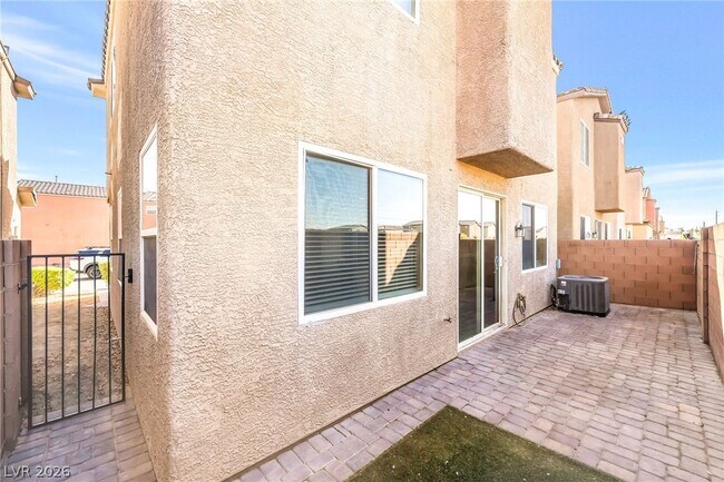 Building Photo - 6183 Yankee Spring St