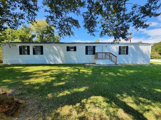 Primary Photo - Available Now! 124 Littleton-Midway Park. $300 Off 1st Month's Rent!