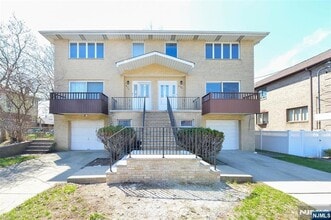 Building Photo - 472 Central Blvd