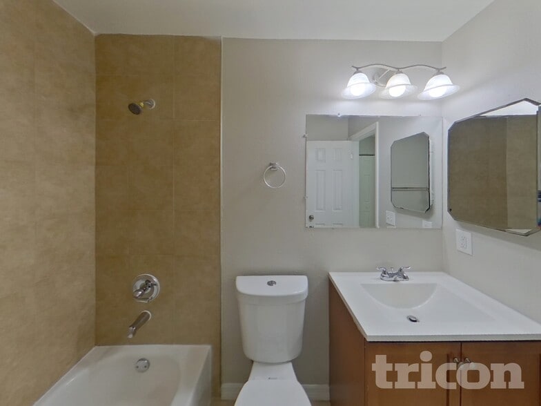 Building Photo - 910 Sunridge Point Dr