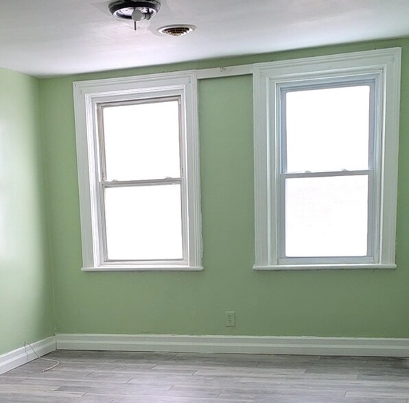 Building Photo - 5 West St