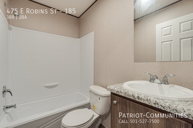 Building Photo - 475 E Robins St