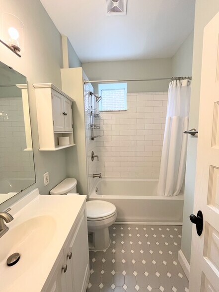 Building Photo - 3440 Pestalozzi St