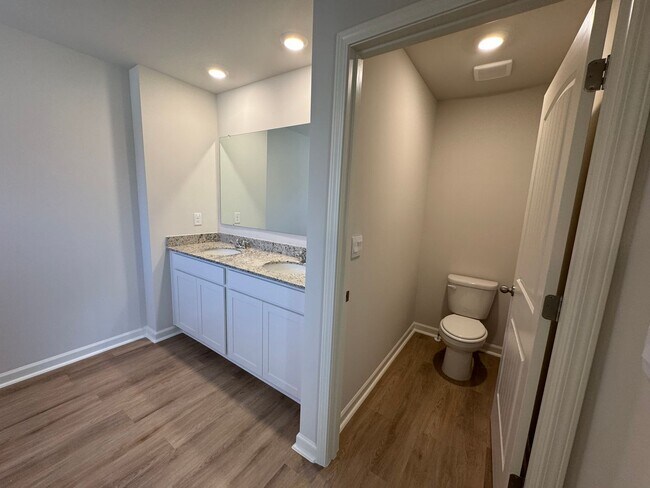 Building Photo - Brand New 5/3 House in Armuchee- $2,295