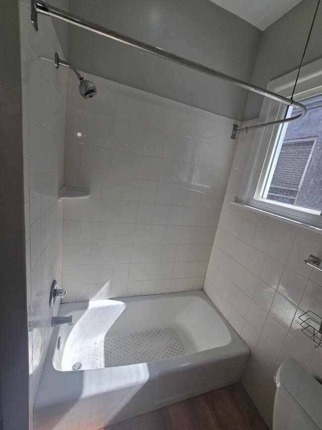 Building Photo - 2435 N 25th St