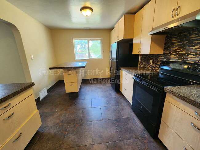 Building Photo - 9120 Ogden St