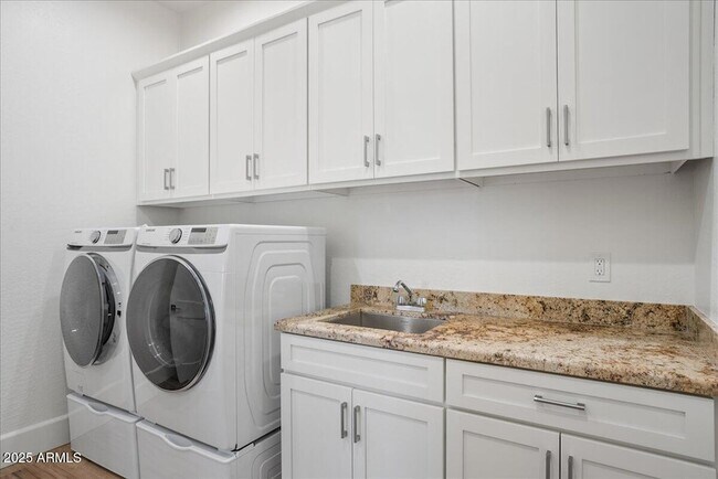 Building Photo - 3117 N 77th St