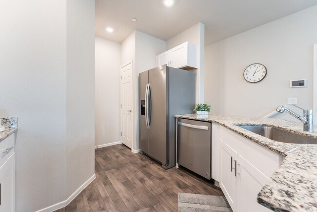Building Photo - 4705 Blaise Ave