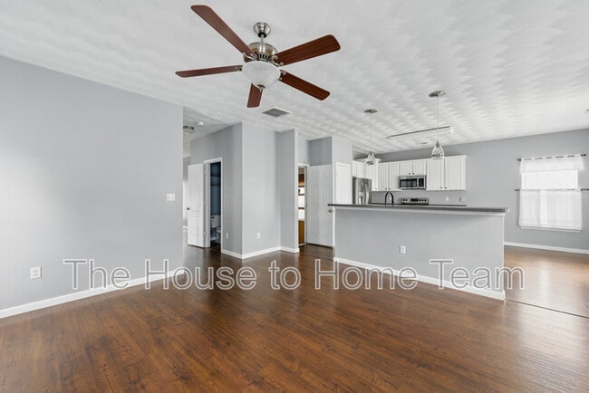 Building Photo - 1023 Snead Dr