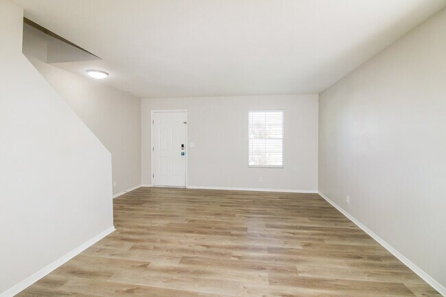 Building Photo - 3174 Hunter Farm Way