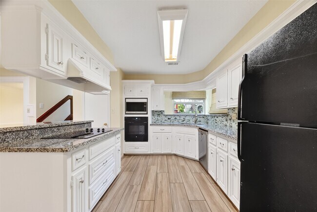 Building Photo - 13618 Jessica Ln