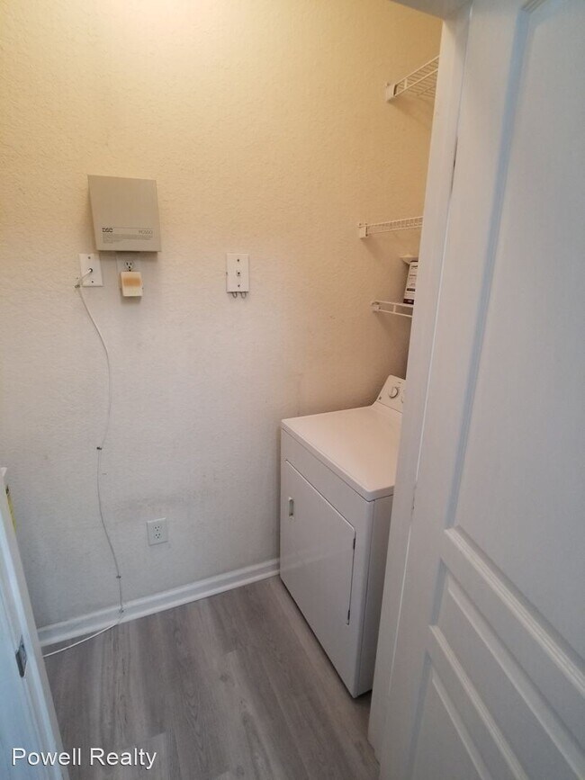 Building Photo - 1 br, 1 bath House - 9314 Crescent Loop Ci...