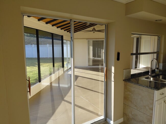 Building Photo - 3513 SE 22nd Ave