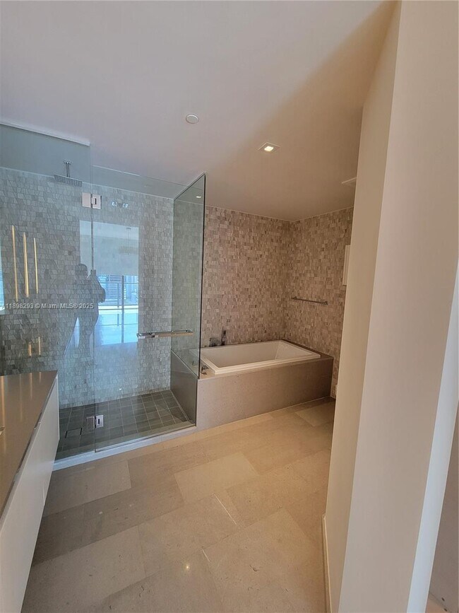 Building Photo - 88 SW 7th St