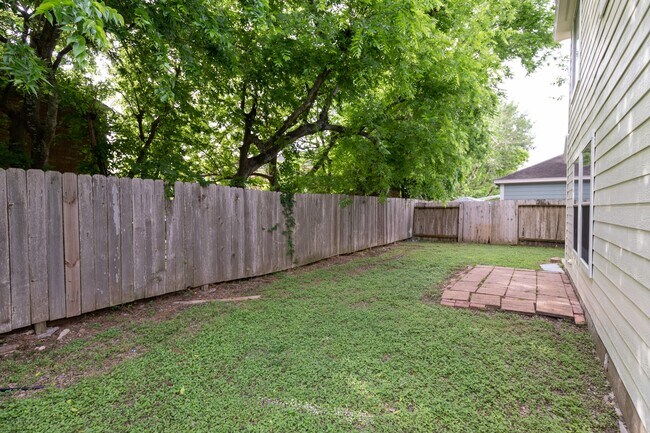 Building Photo - 11745 Logan Ridge Dr
