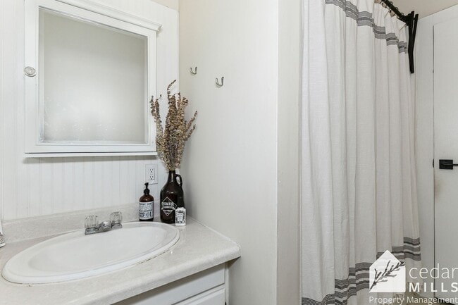 Building Photo - EXTRAORDINARY historic rental opportunity ...