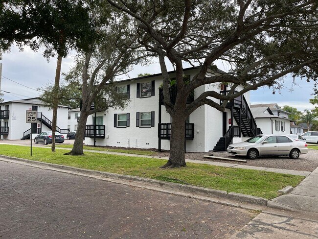 Interior Photo - Port Tampa Flats
