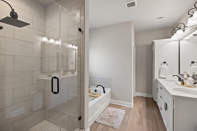 Building Photo - 212 Blaze Blvd