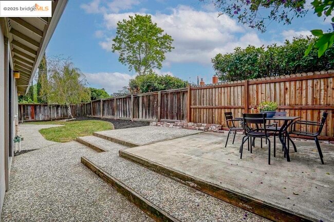 Building Photo - 1616 Lindbergh Dr