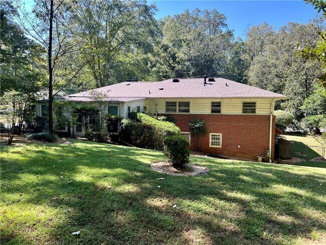 Building Photo - 2560 Wood Valley Dr