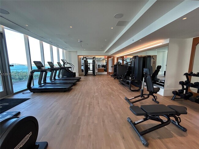 Building Photo - 175 SE 25th Rd