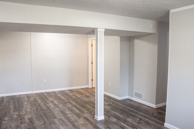 Building Photo - Modern 3-Bed, 2-Bath Home with New Kitchen & Upgrades