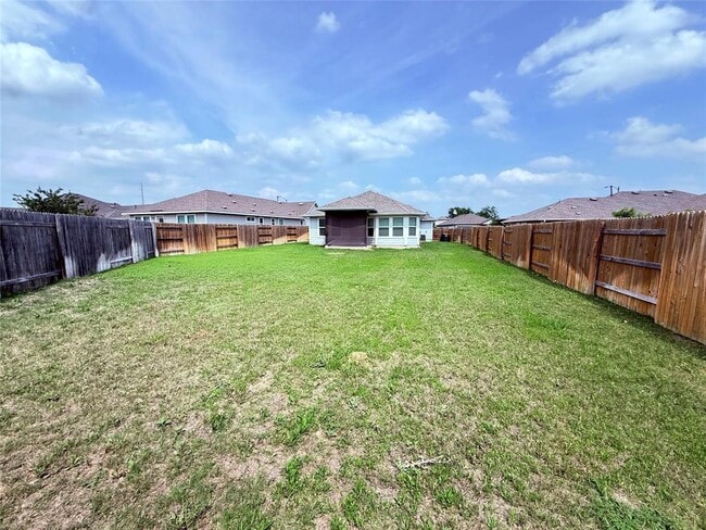 Building Photo - 120 Trailside Ln