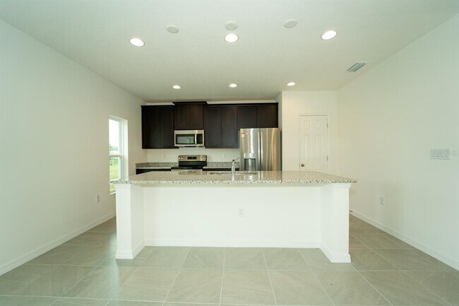 Building Photo - 1673 Swan Swim Dr