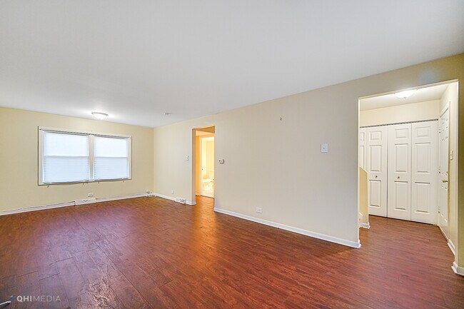 Building Photo - 15231 Waterman Dr