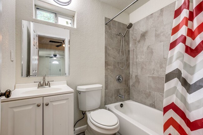 Building Photo - Elmwood Triplex