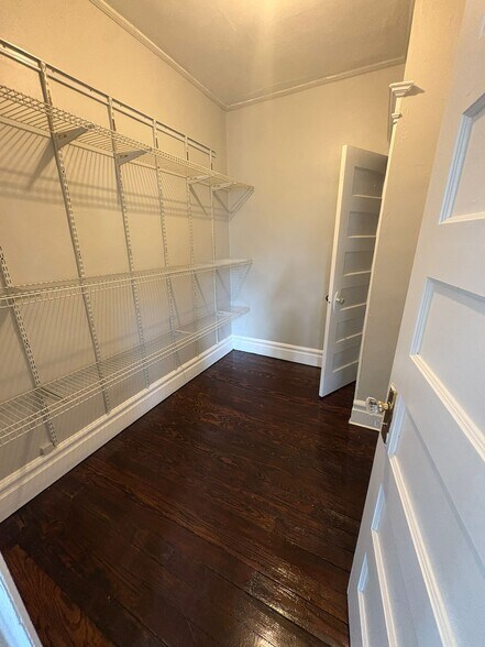 2 - 33 Howard St