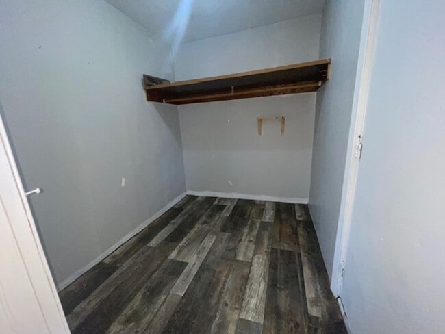 Building Photo - 713 S Duluth Ave