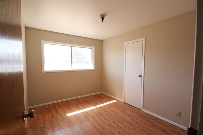 Building Photo - 5829 Macaw Ave