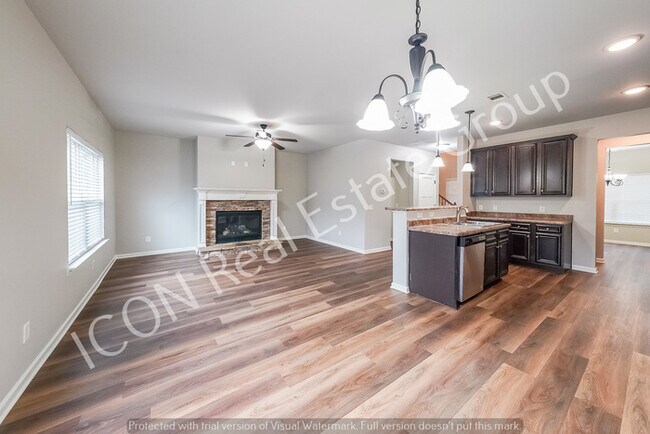 Building Photo - 3/3 Townhome with 2 car garage