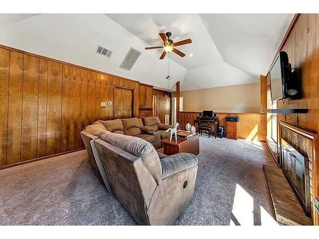 Building Photo - 2442 Hodges Bend Cir