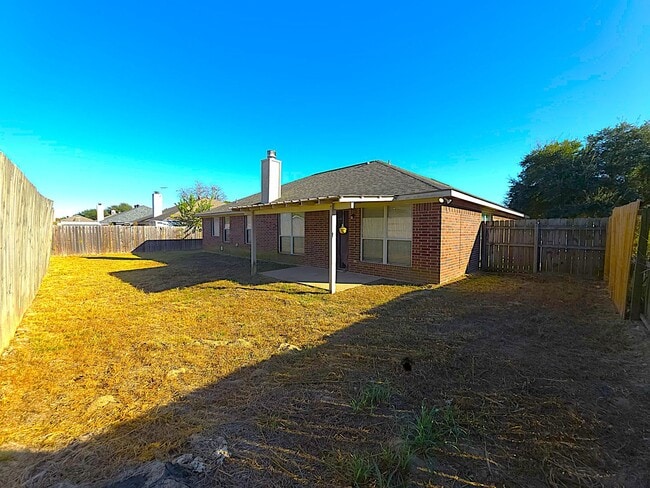 Building Photo - 3323 Mugsy Dr