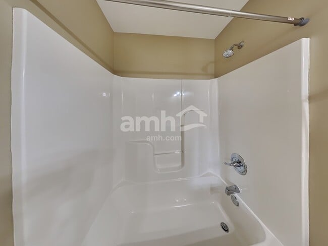 Building Photo - 1017 Stonehollow Way