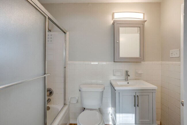 Building Photo - Great 4 Bed, 2 Bath Rental Available for New Tenants- 76134