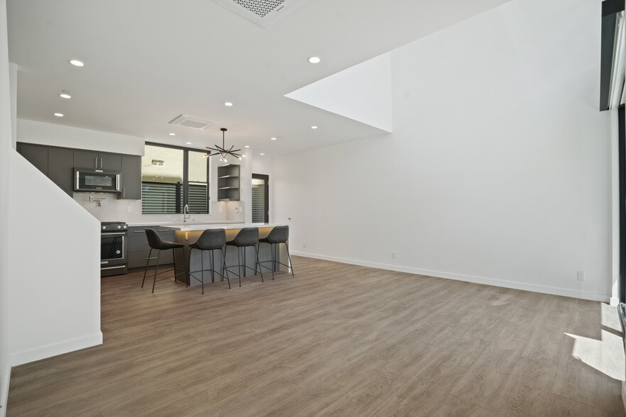 Building Photo - 10393 Tag Ln