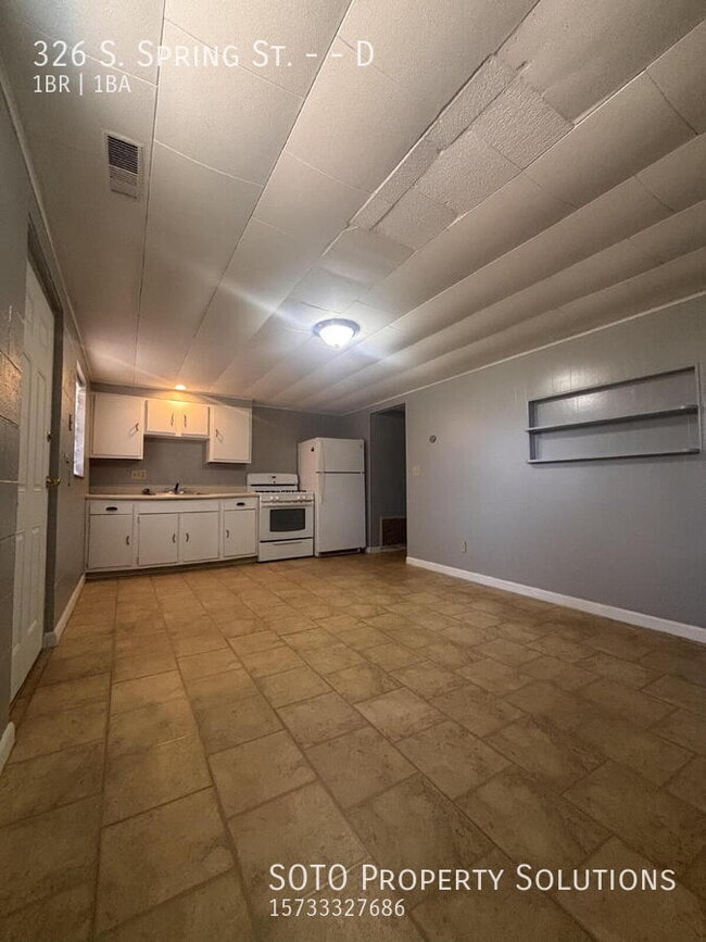 Building Photo - 326 S Spring St