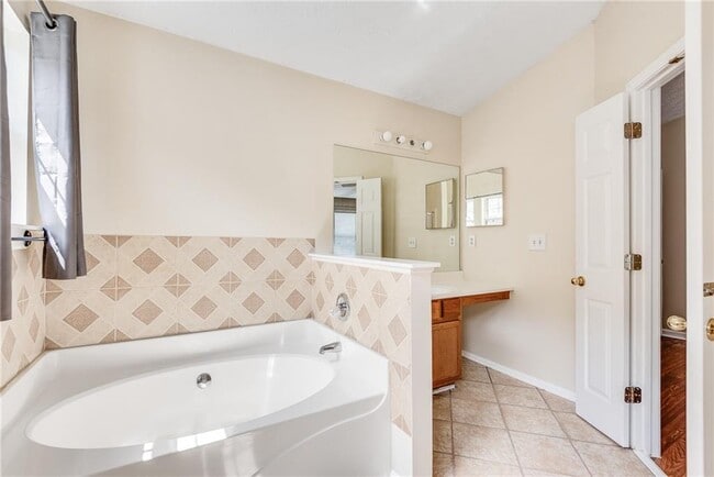 Building Photo - 3174 Benthollow Ln