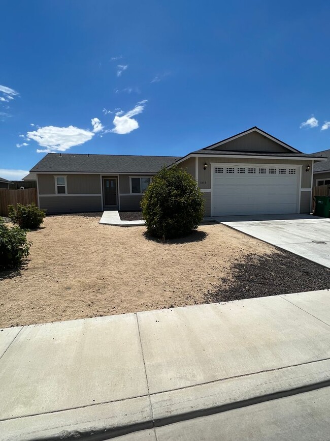 Primary Photo - 4 Bedroom Home in Fernley, NV