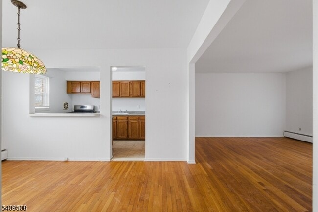 Building Photo - 43 Conforti Ave