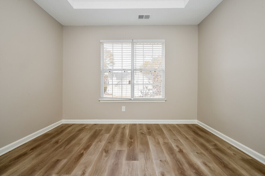 Building Photo - 6686 Pole Creek Dr