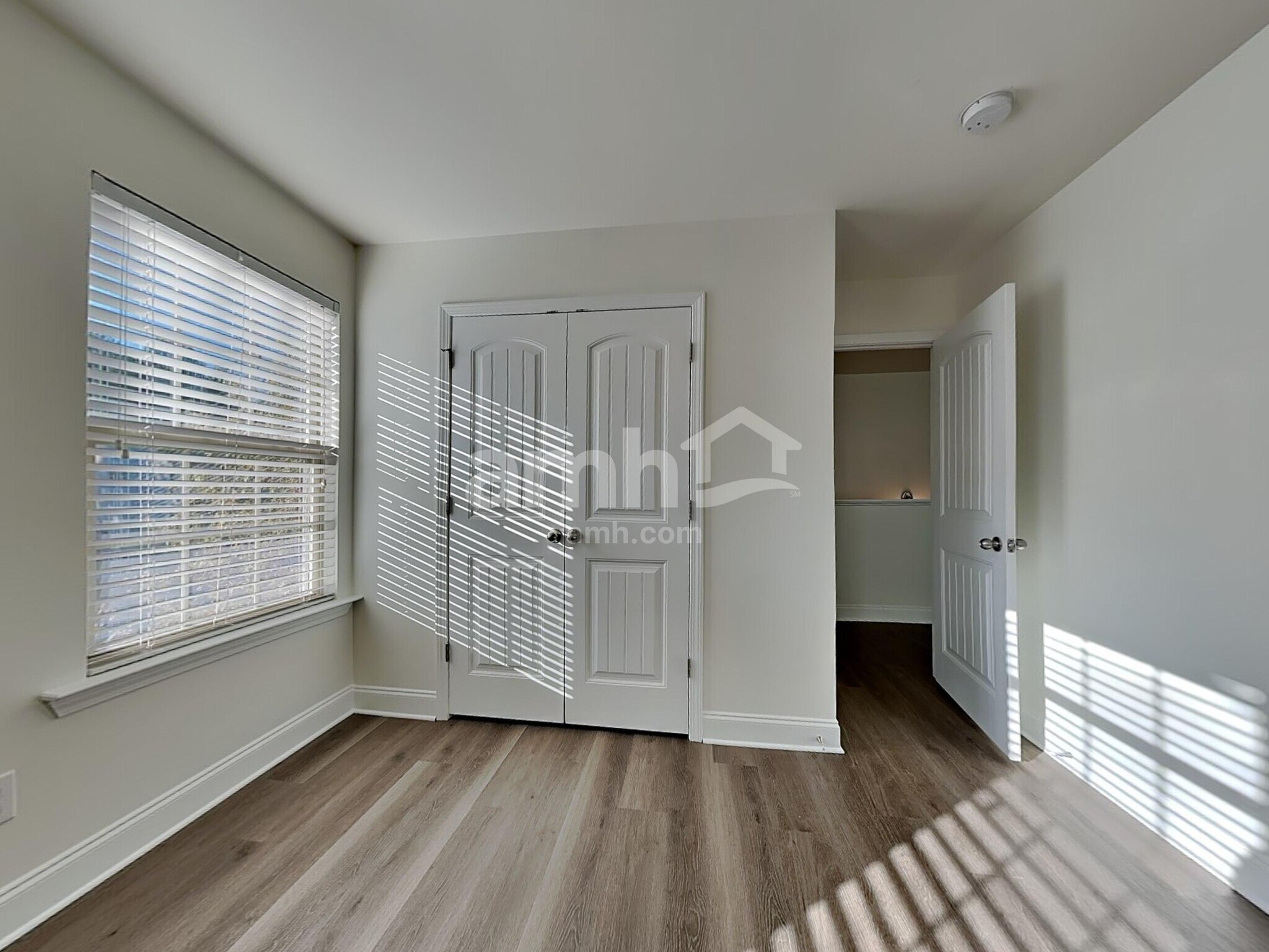 Building Photo - 185 Clubhouse Dr