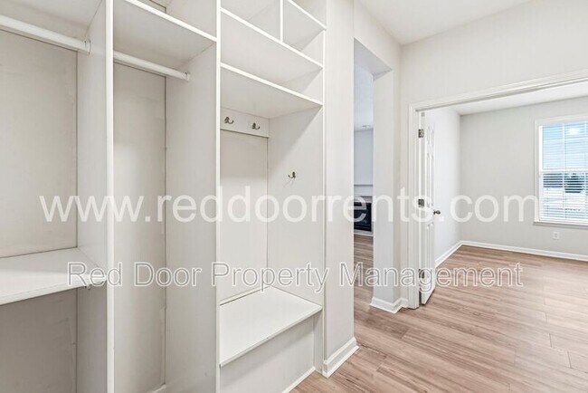 Building Photo - 7737 Solomon Dr